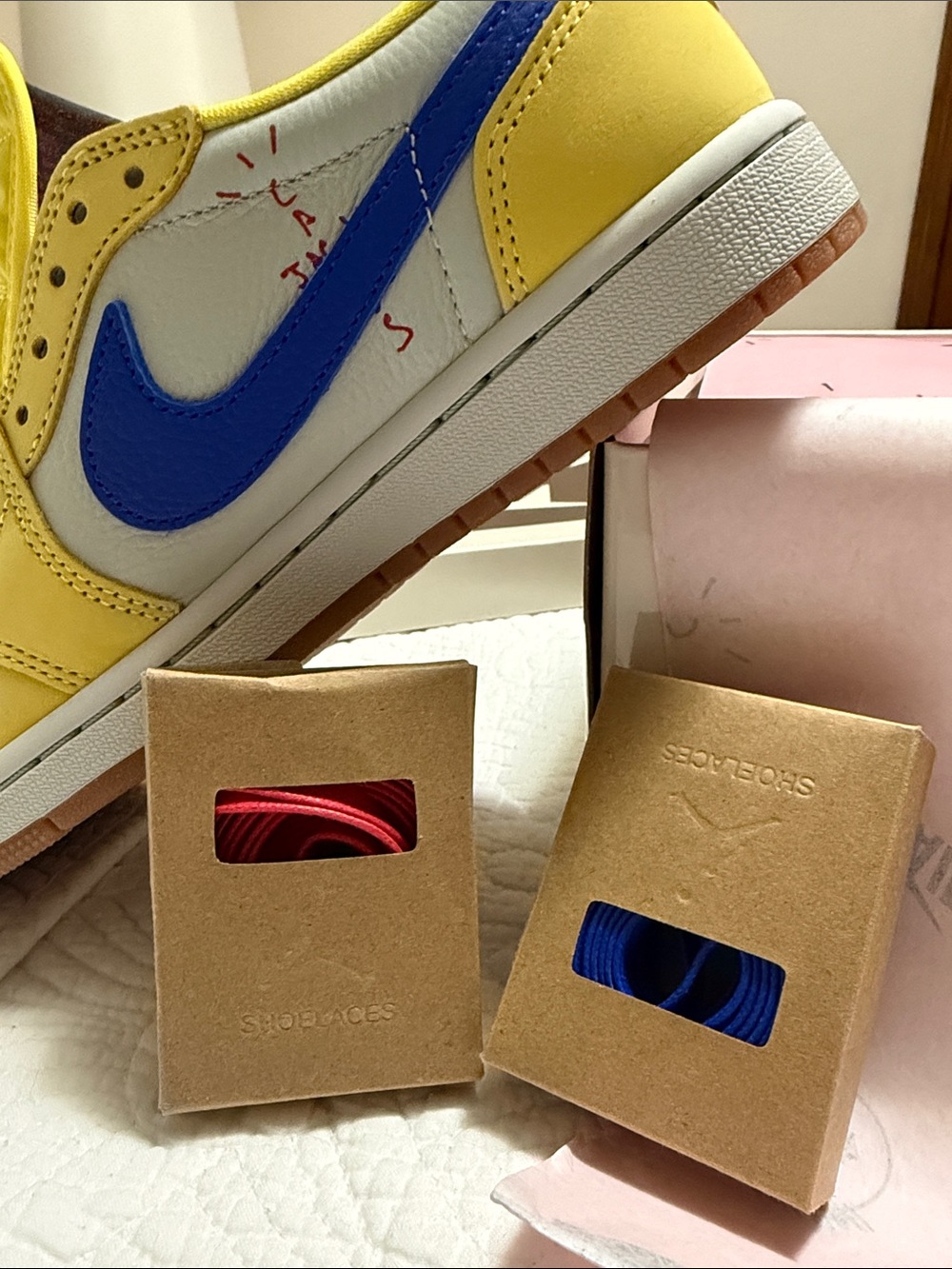 Nike Air Jordan’s Travis Scott’s - Picture 7 of 9